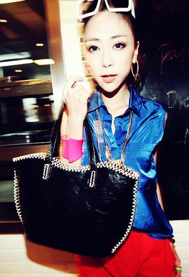 สีนี้หมดค่ะ กระเป๋าสะพาย Maomao แบรนด์ดัง รุ่น m09-022 สีดำ ดีไซน์เก๋มาก ขอบกระเป๋าถักสวยเริ่ด